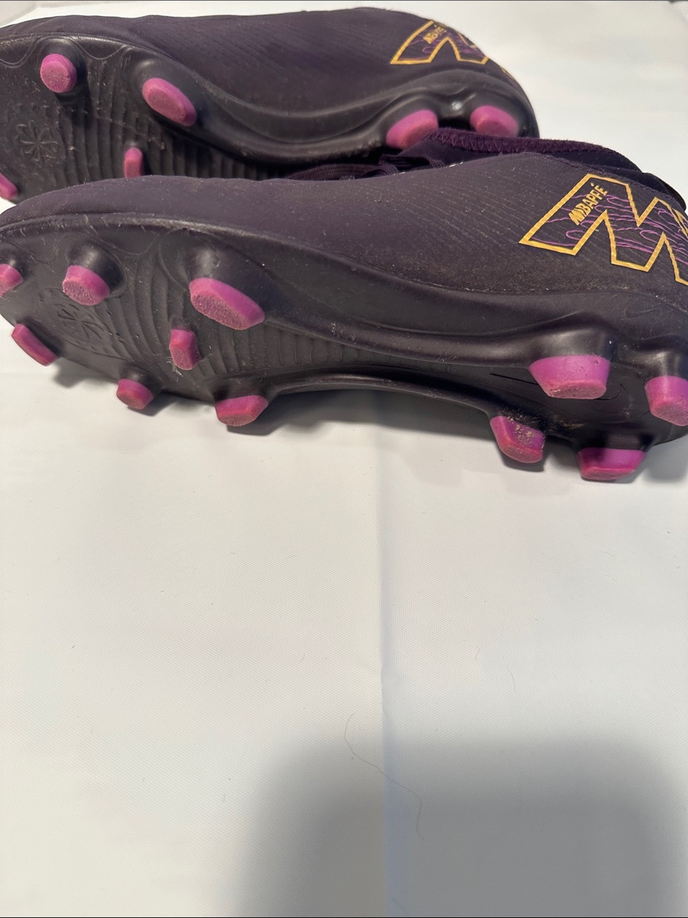 Nike Kids Purple Soccer Cleats with White Swoosh size 5Y - Picture 9 of 11